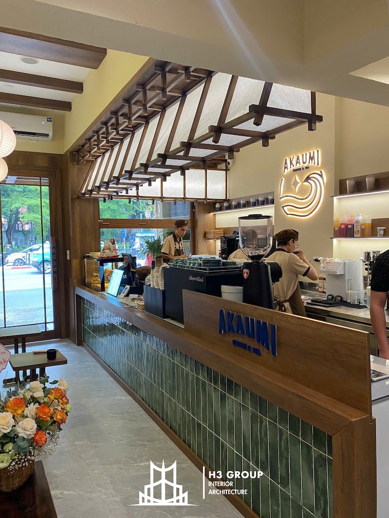 Chủ quán nên chọn thiết bị bền, dễ bảo trì, và có thể cân nhắc mua thiết bị đã qua sử dụng còn tốt để tiết kiệm ngân sách giai đoạn khởi đầu