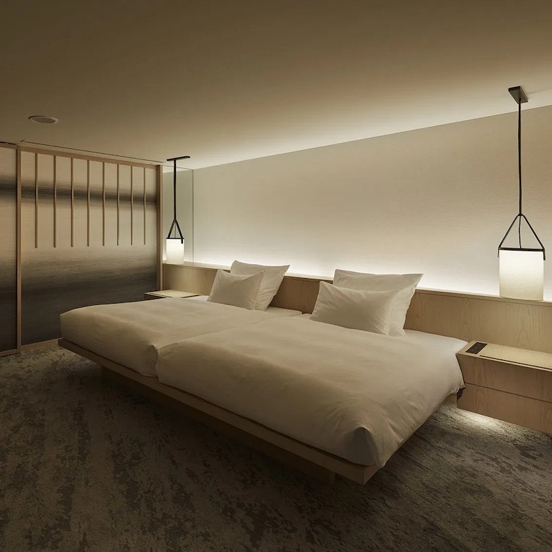 Mang đến trải nghiệm tĩnh lặng, bình yên, giúp khách thư giãn và cảm nhận sự giản dị tinh tế trong từng chi tiết 