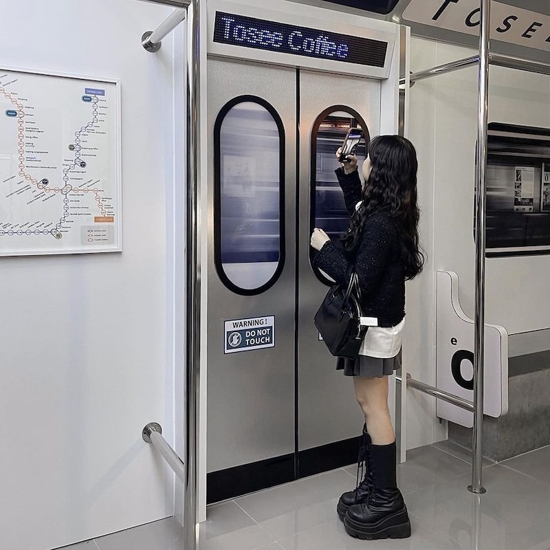 Thiết kế cafe ga tàu bus phù hợp cho các chủ đầu tư muốn quán nổi bật, tăng trải nghiệm khách và ghi dấu ấn thương hiệu riêng