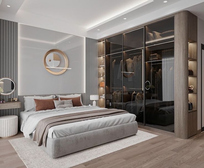 Giường Master kết hợp tab đầu giường tối giản và đèn ngủ hiện đại, giúp phòng vừa tiện nghi vừa toát vẻ sang trọng, tinh tế, hài hòa tổng thể căn hộ