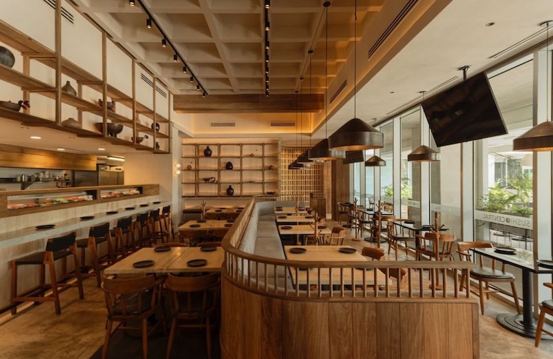 Bố trí công năng và khu vực chức năng trong thiết kế nhà hàng Nhật cần đảm bảo sự hài hòa, thuận tiện vận hành và mang đến trải nghiệm tinh tế cho thực khách  