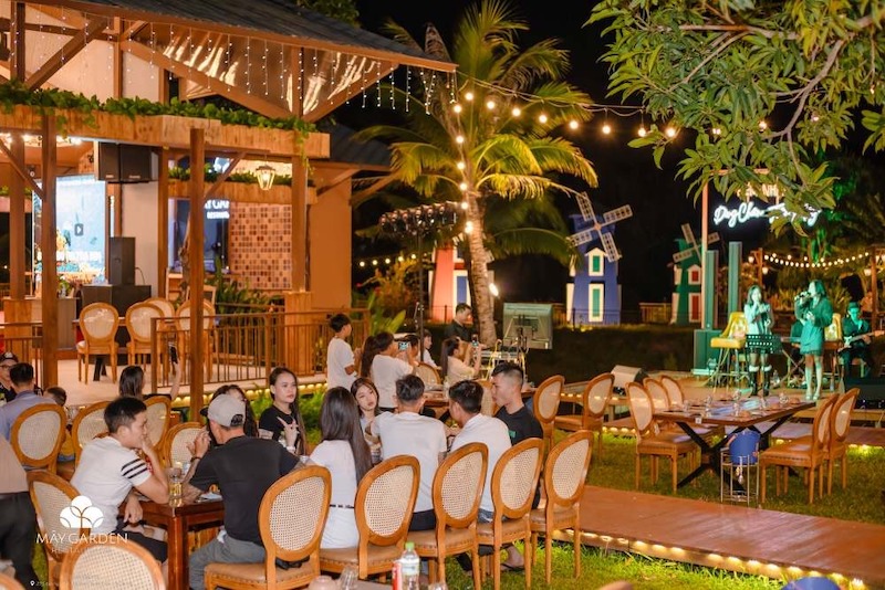 Hệ thống kỹ thuật của nhà hàng sân vườn như cấp thoát nước, phun sương và sưởi ấm đảm bảo vận hành trơn tru, không ảnh hưởng trải nghiệm khách