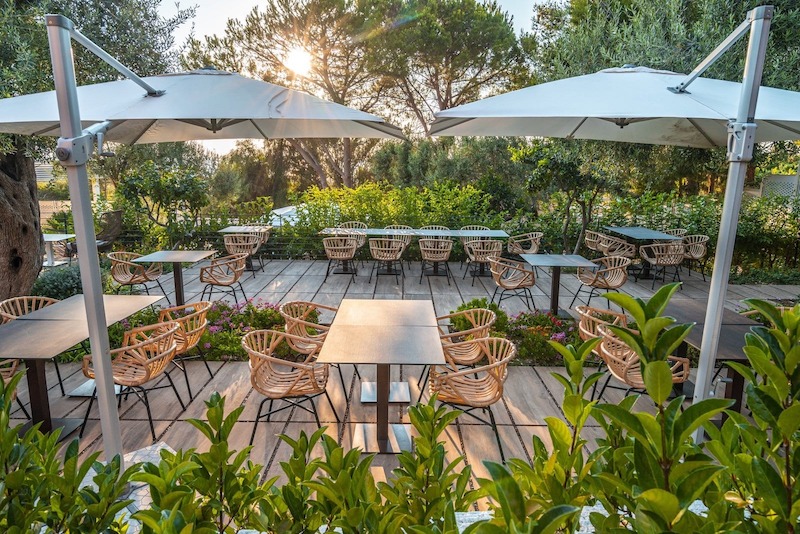 Khu vực cảnh quan chính không chỉ nâng cao giá trị thẩm mỹ mà còn góp phần tăng thời gian lưu trú của khách, tạo trải nghiệm đáng nhớ và ấn tượng riêng cho nhà hàng sân vườn