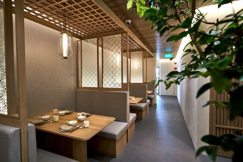 Nhà hàng phong cách Trung Hoa Hiện đại chú trọng đường nét tối giản, tạo không gian sang trọng nhưng vẫn giữ tinh thần Á Đông qua màu sắc và họa tiết đặc trưng 