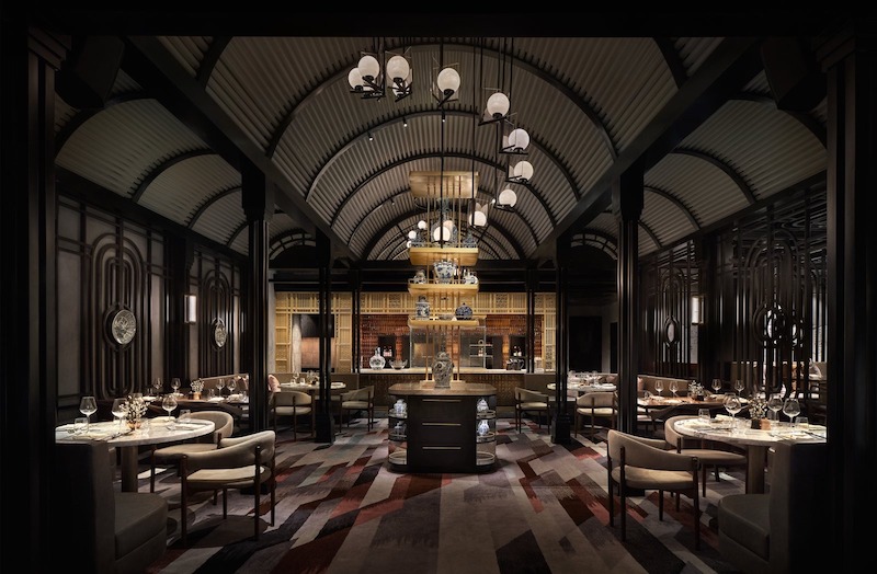 Thiết kế Tân cổ điển Trung Hoa sử dụng họa tiết vừa đủ, giảm bớt sự cầu kỳ nhưng vẫn giữ tinh thần truyền thống qua màu sắc và chất liệu gỗ