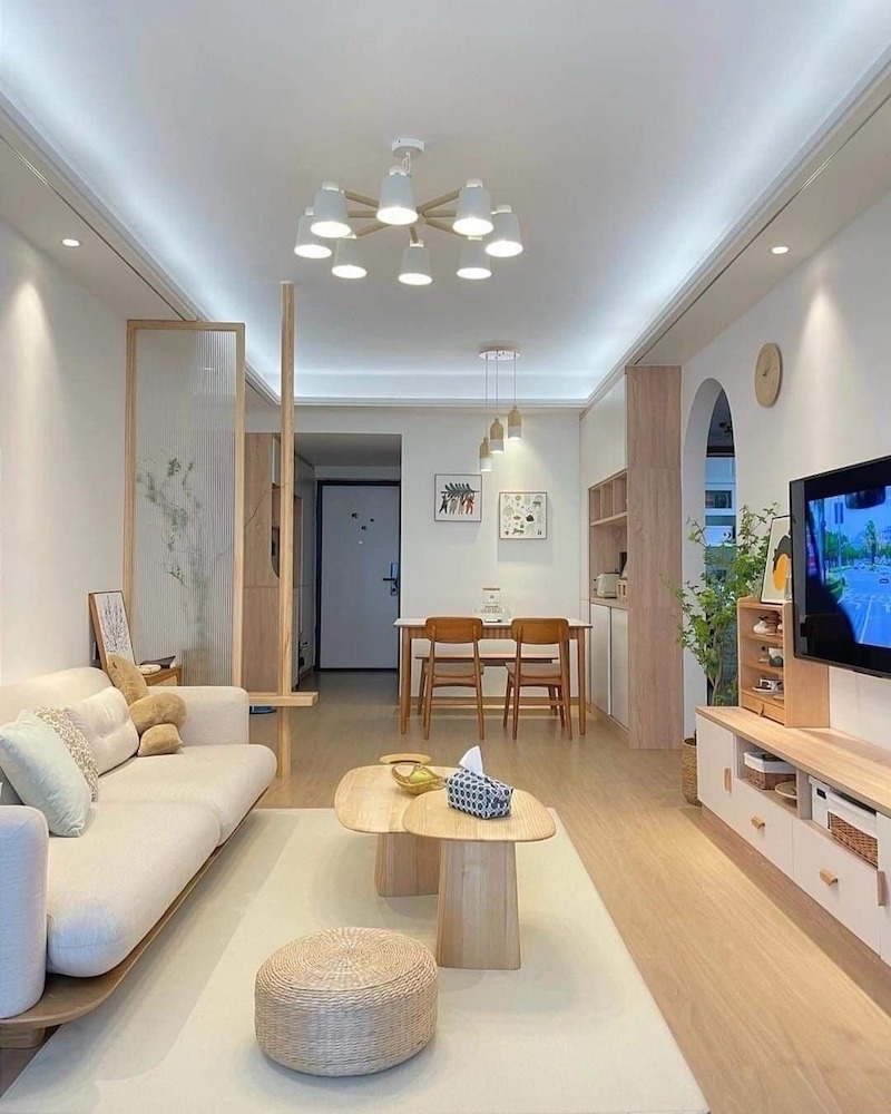 Phân chia không gian khách và bếp khéo léo giúp không gian vừa đủ tiện nghi mà không bị chật chội