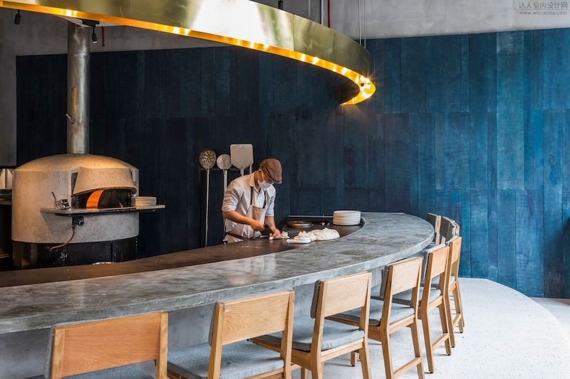 Quán pizza tối giản phù hợp với giới trẻ, nhân viên văn phòng và khách yêu thích không gian hiện đại, tiện nghi, vừa đẹp mắt vừa dễ vận hành  