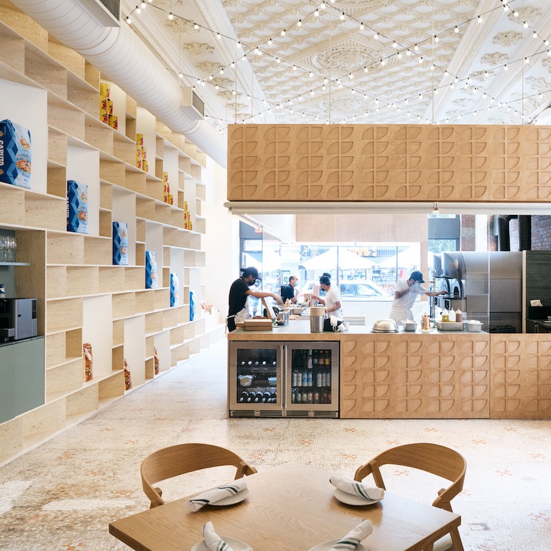 Thiết kế quán pizza tối giản tập trung vào đường nét gọn gàng, màu sắc trung tính và bố cục thoáng, mang đến không gian hiện đại, tinh tế và tối ưu trải nghiệm khách hàng 