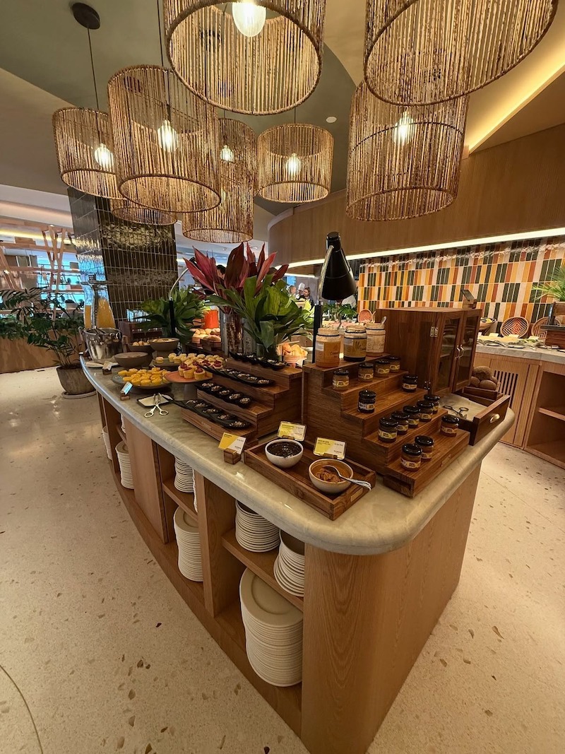 Khu vực tráng miệng bố trí riêng một góc nhỏ, giúp khách dễ lựa chọn mà không chen lấn quầy chính