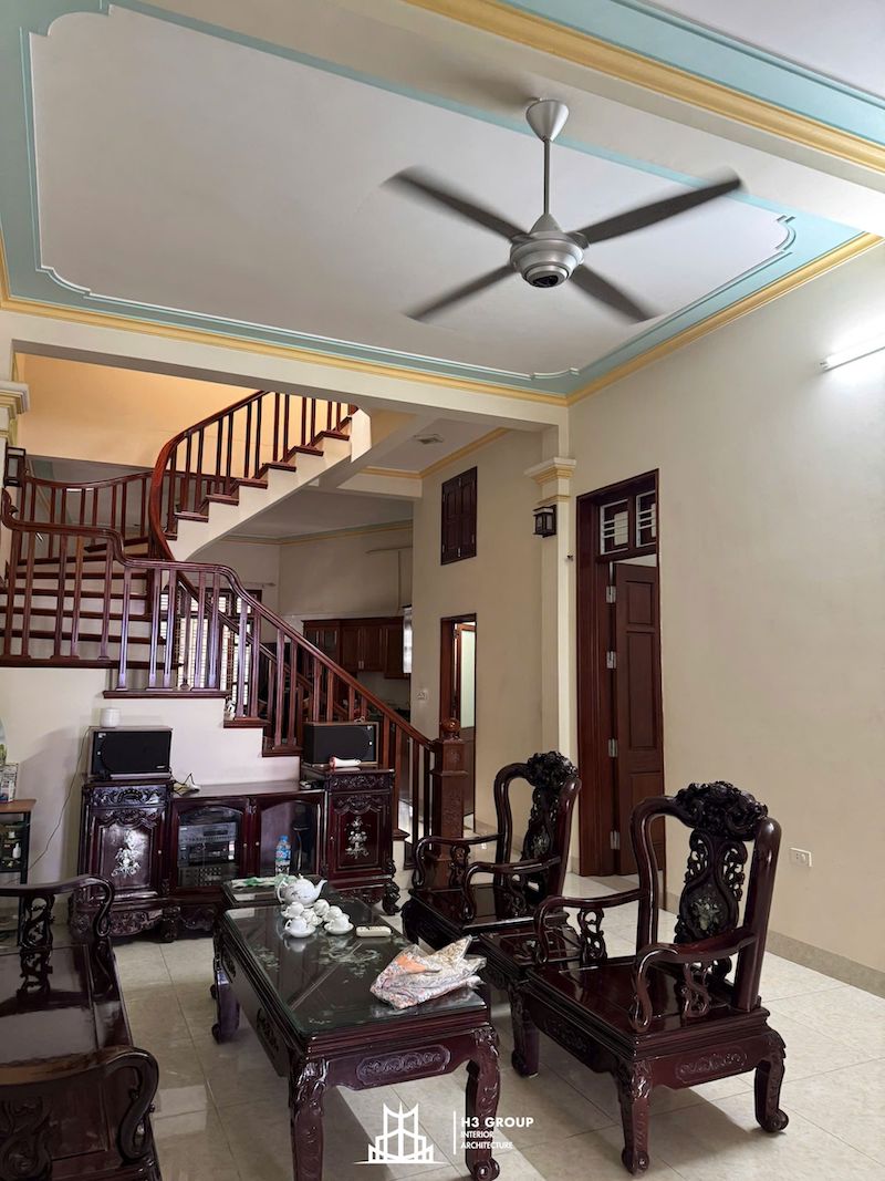 Thiết kế Đông Trà được tạo nên như một chốn dừng chân tĩnh lặng, nơi hơi thở truyền thống hòa cùng nét hoài cổ để đem lại trải nghiệm thưởng trà trọn vẹn.