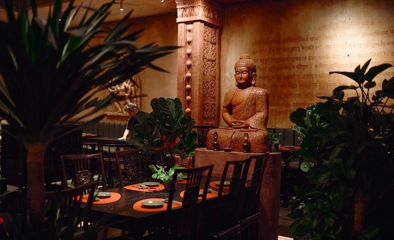 Thiết kế nhà hàng chay theo hướng tôn giáo, tâm linh phù hợp với Phật tử, người hướng tâm linh, khách trung niên – cao tuổi,...