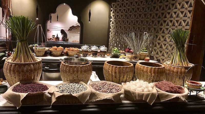 Không gian buffet chay sang trọng giúp thực khách vừa thưởng thức ẩm thực lành mạnh vừa tận hưởng cảm giác thư giãn, đẳng cấp