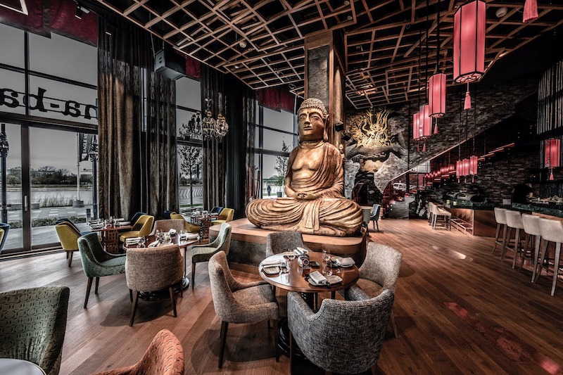 Nhà hàng chay nên sử dụng mùi hương tự nhiên, nhẹ dịu như sả, trà xanh, gỗ đàn hương, oải hương nhẹ hoặc cam bergamot,...