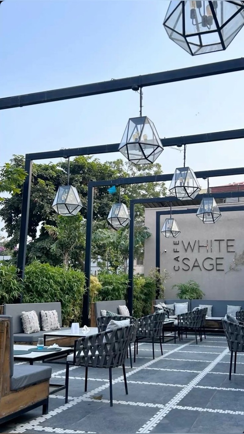  Nổi bật với kết cấu chắc chắn, thi công nhanh và tận dụng tối đa gió trời, ánh sáng tự nhiên 