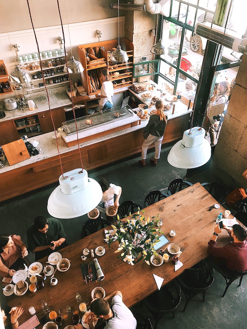 Các phong cách phù hợp cho nhà hàng nhỏ gồm tối giản, Nhật - Hàn,... giúp tối ưu diện tích, tạo cảm giác rộng và thu hút khách