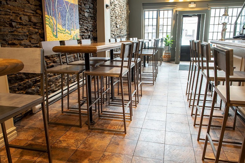 Với mẫu thiết kế nhà hàng 40m2, việc tối ưu luồng di chuyển và sử dụng nội thất đa năng giúp không gian nhỏ vẫn vận hành hiệu quả 