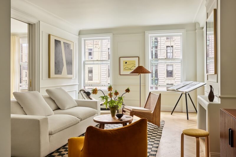 Thiết kế phòng khách chung cư Hiện đại chú trọng tỷ lệ nội thất, hạn chế đồ trang trí rườm rà để không gian luôn gọn gàng, dễ sinh hoạt