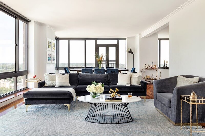 Thiết kế phòng khách lớn cho căn 3PN, Duplex cần chú trọng bố cục tổng thể, đảm bảo sự hài hòa giữa thẩm mỹ và công năng