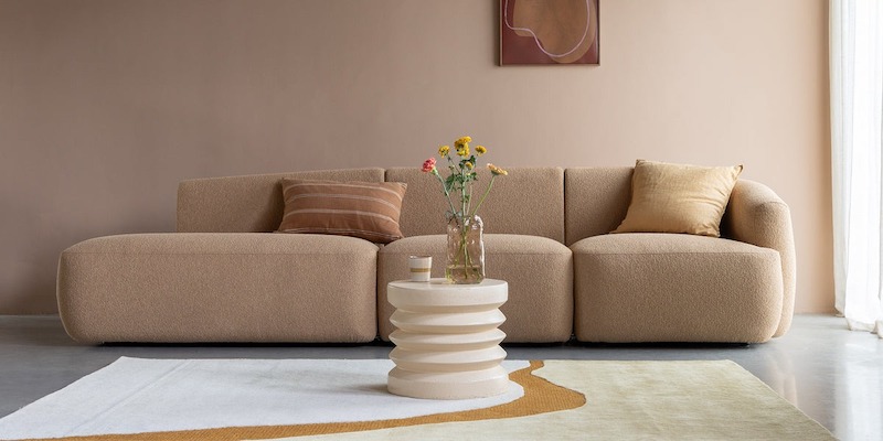 Soft Minimalism hướng đến sự yên tĩnh, thư thái và cân bằng cảm xúc, biến phòng khách thành nơi nghỉ ngơi, tiếp khách nhẹ nhàng và tinh tế 