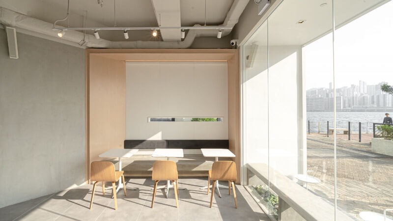 Nên ưu tiên các loại đèn thả trần đơn giản với các chất liệu như nhựa cao cấp, kim loại sơn tĩnh điện, hoặc thủy tinh