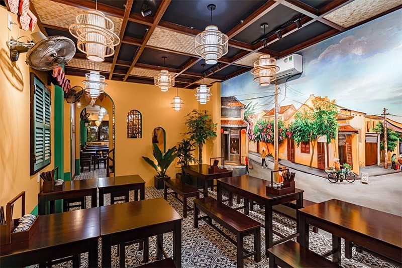 Sử dụng tông vàng nghệ, gạch bông, tạo không gian ấm cúng, gần gũi và thân thuộc