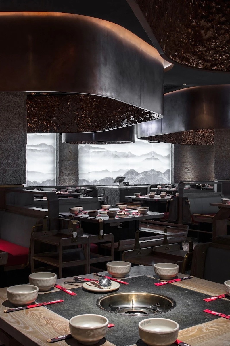 Việc kết hợp các vật liệu phù hợp sẽ tạo ra một quán lẩu nướng vừa đẹp, vừa tiện nghi và bền bỉ theo thời gian