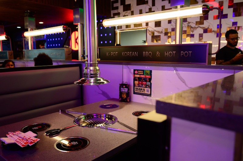 Nên sử hệ thống hút khói chuẩn để đảm bảo không gian thoáng đãng và mang lại trải nghiệm trọn vẹn cho thực khách