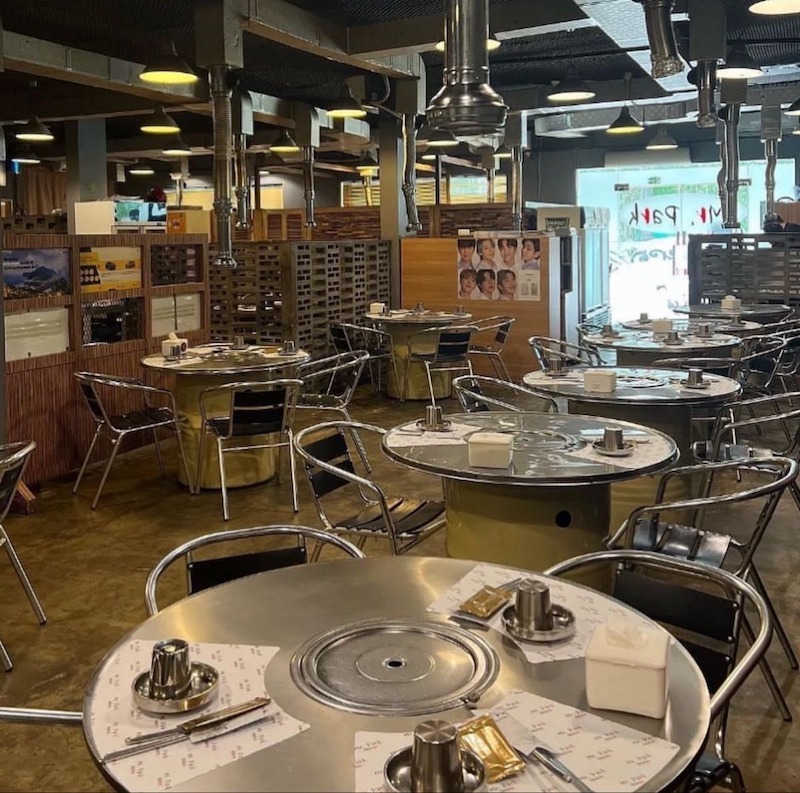 Quán nướng thùng phuy dễ dàng thi công, chi phí thấp, phù hợp các chủ quán vốn vừa và nhỏ, muốn tối ưu đầu tư mà vẫn hút khách