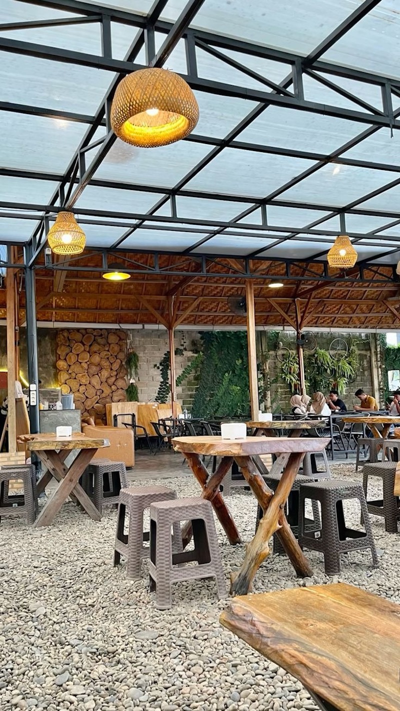 Thiết kế quán lẩu nướng bằng thép tiền chế giúp thi công nhanh, chi phí thấp, phù hợp chủ quán vốn vừa và nhỏ muốn tối ưu đầu tư