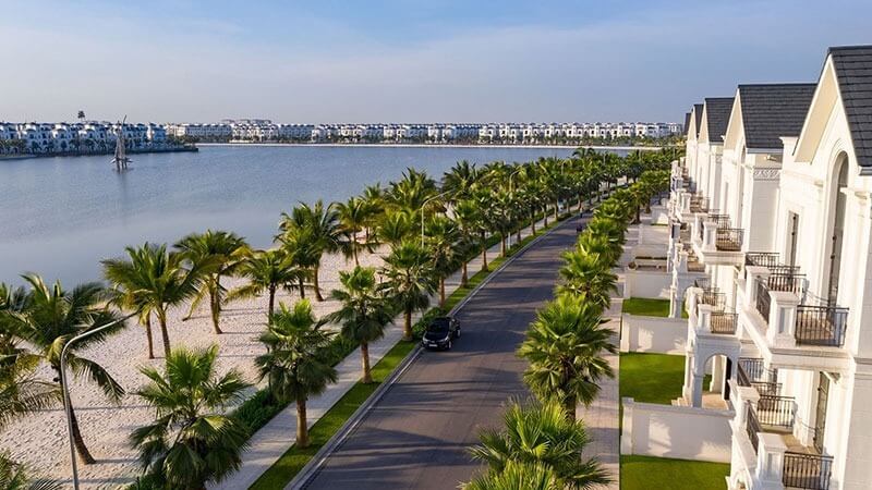 Vinhomes Ocean Park (1-2-3) đặc trưng bởi kiến trúc Địa Trung Hải và Venice phóng khoáng, ưu tiên giải pháp nội thất nghỉ dưỡng, vật liệu tự nhiên và tối ưu ánh sáng từ biển hồ nhân tạo