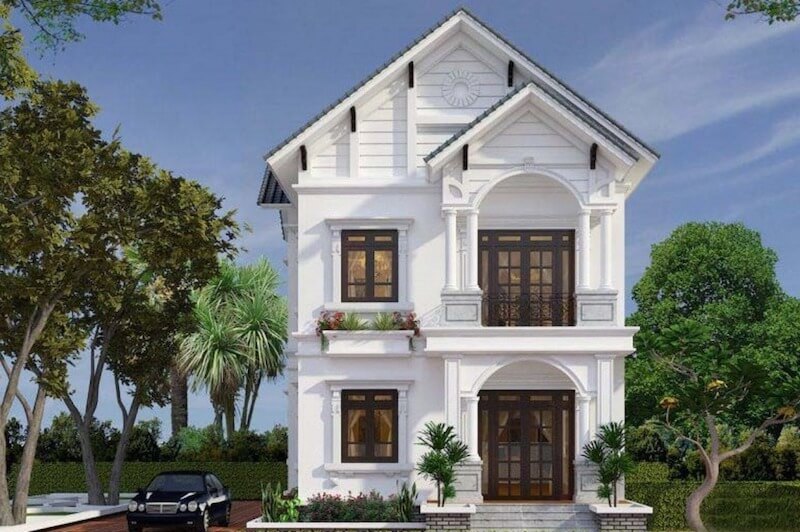 Công trình nổi bật với mái Thái dốc cân đối, hệ vòm và phào chỉ tinh giản, mặt tiền đối xứng, tạo cảm giác thanh lịch, sang trọng nhưng không nặng nề