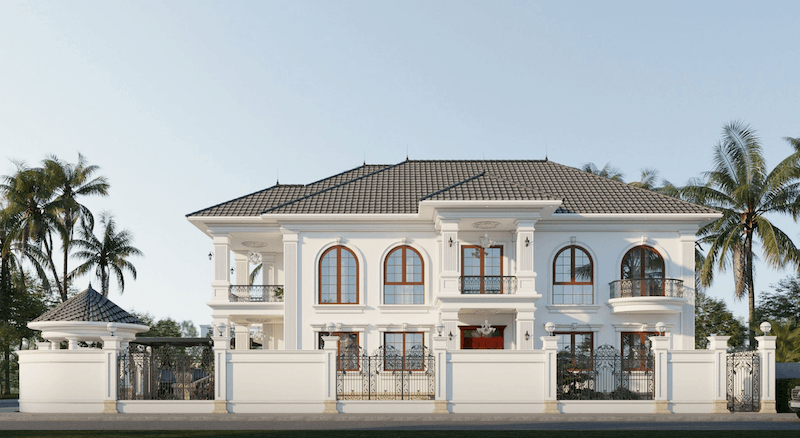 Hệ cửa sổ vòm đối xứng và ban công sắt mỹ thuật, tạo nên vẻ đẹp thanh lịch, chuẩn mực và đậm chất kiến trúc châu Âu sang trọng