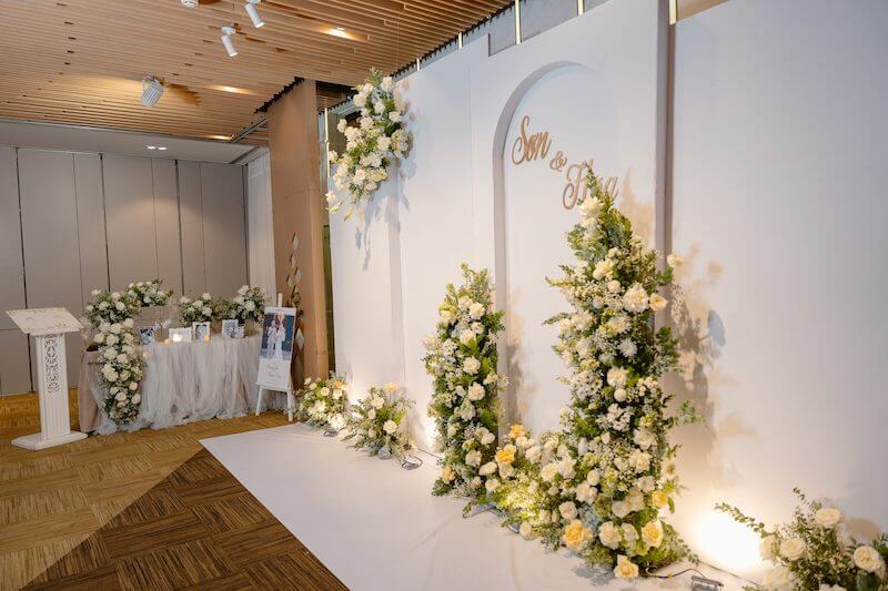 Sảnh đón khách tạo ấn tượng đầu tiên, thể hiện đẳng cấp, tăng trải nghiệm, hỗ trợ check-in, quảng bá thương hiệu và nâng cao giá trị dịch vụ