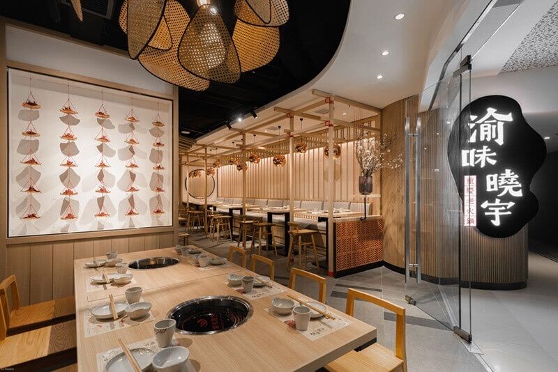 Khi lựa chọn nội thất cho quán ăn Hàn Quốc cần tiên vật liệu chống ẩm, chịu nhiệt, dễ vệ sinh, hạn chế bám mùi, đảm bảo bền vững, thẩm mỹ lâu dài, phù hợp concept thương hiệu