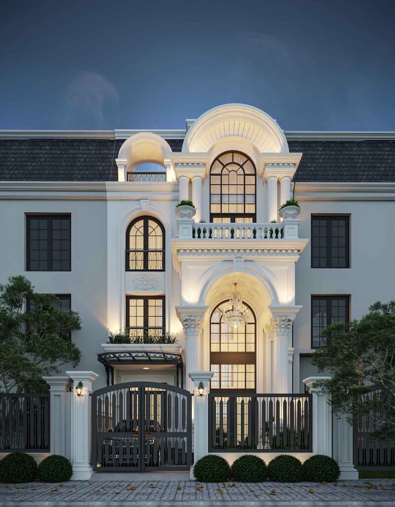 Mặt tiền nổi bật với khối vòm lớn ba tầng đăng đối, hệ cột Corinth tinh xảo và đèn chùm pha lê tỏa sáng qua cửa kính cao, tạo điểm nhấn sang trọng đắt giá