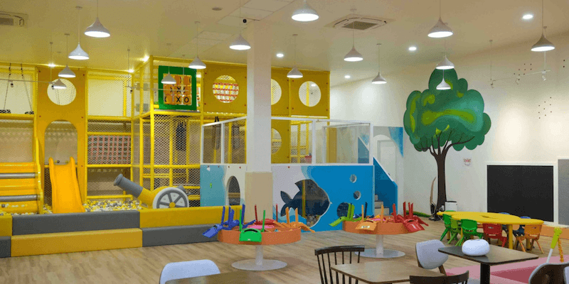 Mô hình cafe kids đáp ứng nhu cầu thư giãn của phụ huynh và nhu cầu vui chơi an toàn, giúp gia tăng trải nghiệm gia đình và tạo lợi nhuận ổn định cho nhà đầu tư
