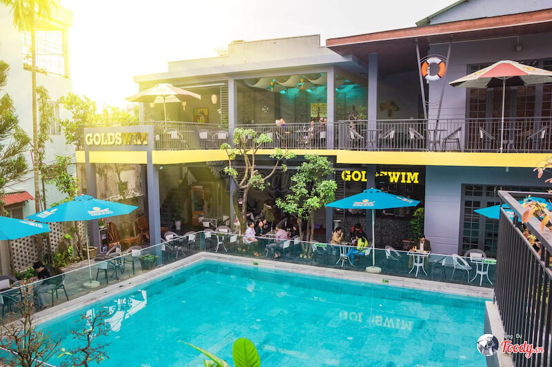 Quán cafe bể bơi tăng doanh thu nhờ bán chéo dịch vụ, giữ chân khách lâu hơn, thu hút check-in, phục vụ đa tệp khách và tăng giá trị chi tiêu