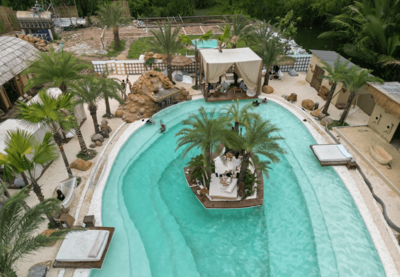 Việc đầu tư hợp lý vào không gian cafe không chỉ giúp tăng trải nghiệm mà còn góp phần tạo ra những góc check-in thu hút