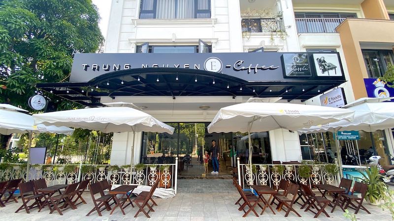 Chi phí nhượng quyền Trung Nguyên E-Coffee hiện dao động trong khoảng 65 triệu đến 175 triệu đồng, tùy theo quy mô và gói đầu tư mà nhà đầu tư lựa chọn