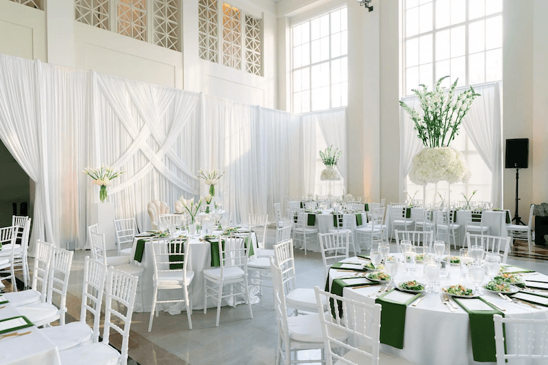 Không gian hạn chế sử dụng quá nhiều phụ kiện, thay vào đó là sự chọn lọc kỹ lưỡng để mỗi chi tiết đều có giá trị thẩm mỹ riêng