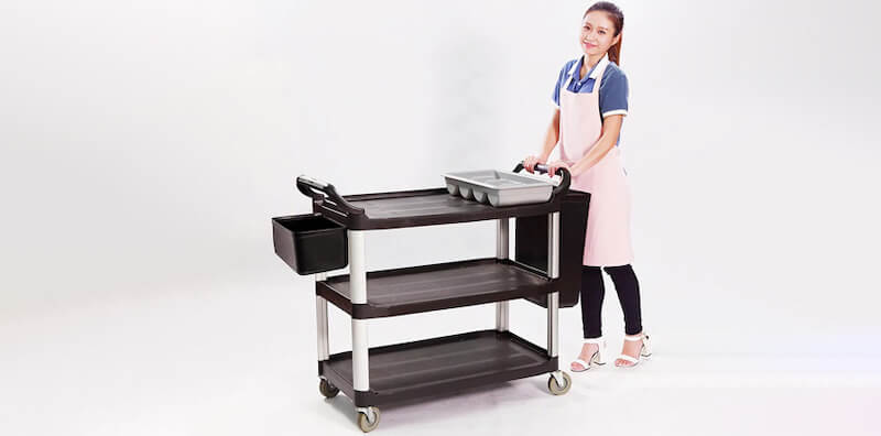 Xe thu dọn giúp tránh cảnh nhân viên cầm chén bát bẩn đi ngang mặt khách đang ăn, giữ trải nghiệm gọn gàng và chuyên nghiệp hơn