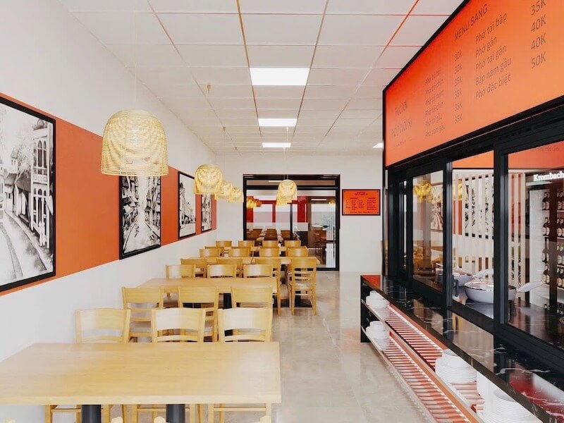 Nội thất bàn gỗ tạo sự cân bằng giữa truyền thống và hiện đại, vừa thẩm mỹ vừa thoải mái khi sử dụng